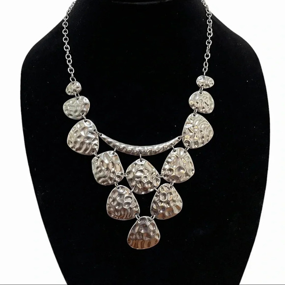 HAMMERED metal chunky‎ shapes statement necklace - Picture 1 of 3